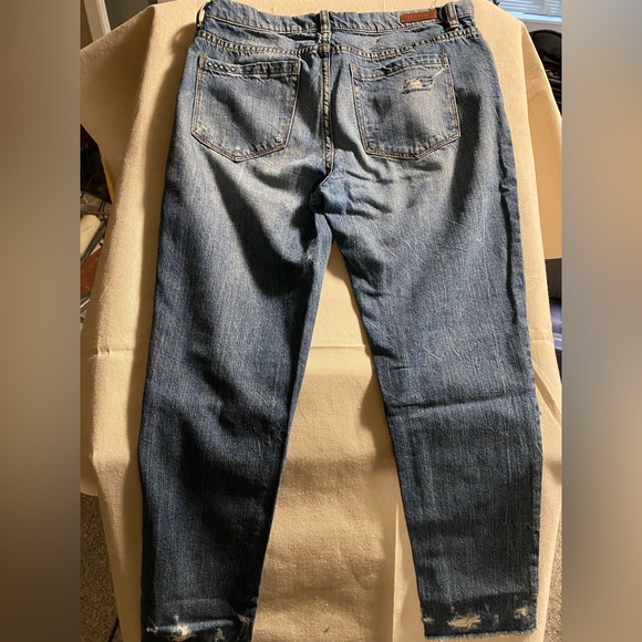 BlankNYC cropped girlfriend distressed jeans - Picture 3 of 6